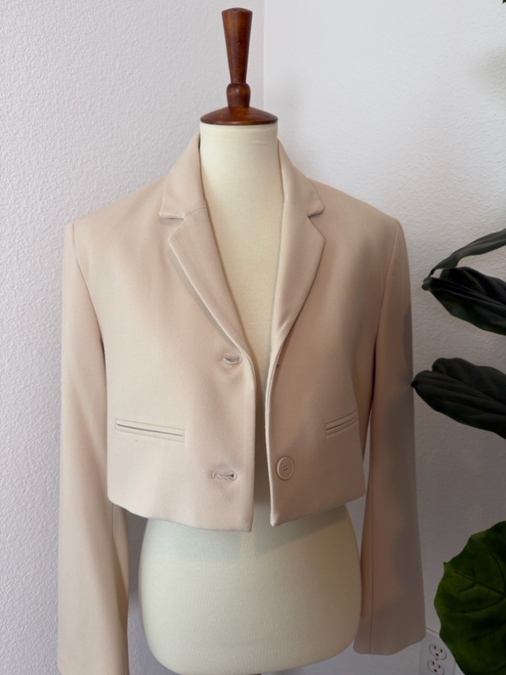 OAK + FORT Cropped Cream Blazer Jacket - Picture 2 of 6